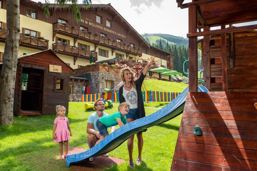 Ski & Wellness Residence Druzba Demanovska Dolina Bagian luar foto